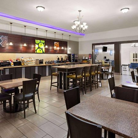 Hotel La Quinta By Wyndham Deer Park Exteriér fotografie